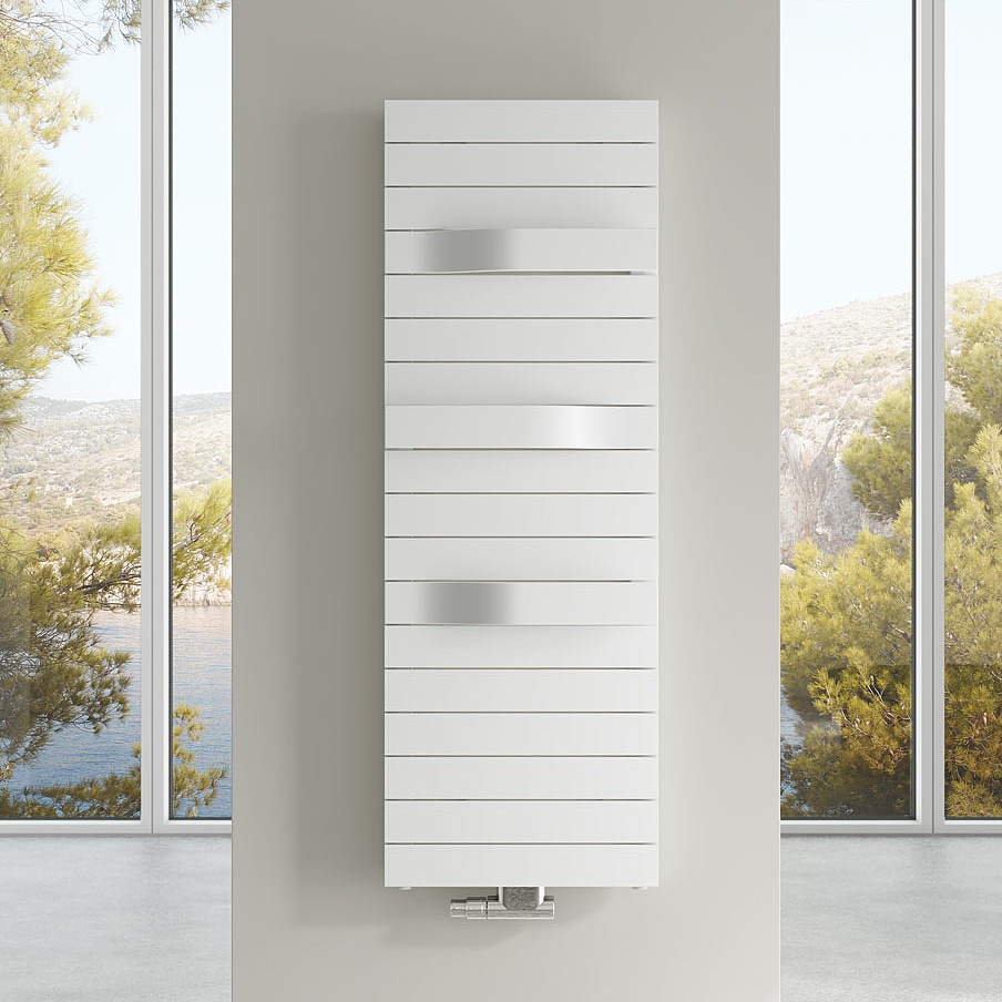 Tabeo Modern Tabeo bathroom radiator in a spacious bathroom